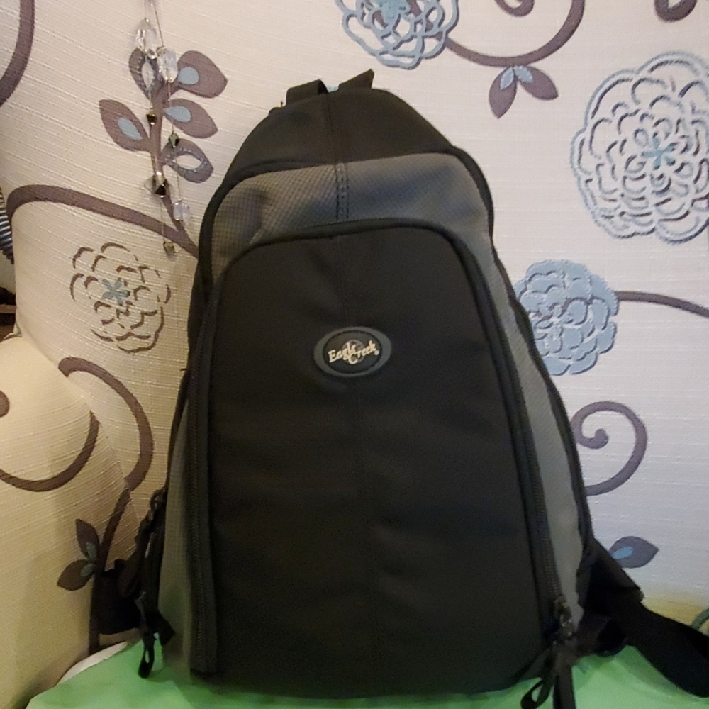 Eagle Creek men/ women Small Sling backpacks